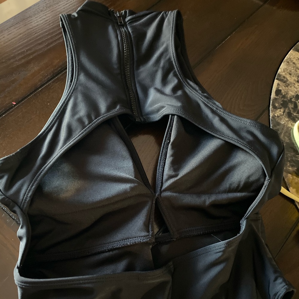 Swimwear - Picture 5 of 8